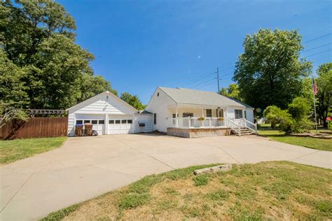 Mccurdy auction wichita ks - Aug 11, 2022 · LIVE STREAM AUCTION EVENT! These properties belong to everyday home sellers, estates, landlords, banks - motivated to sell! ... Wichita, KS 67206. 316.867.3600 ... 